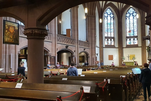 Chorprobe mit Covid-19-Abständen