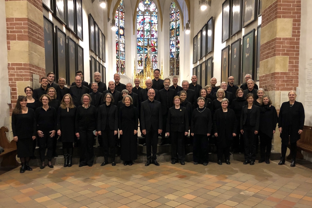 Der Kurt-Thomas-Kammerchor im Altarraum der Thomaskirche zu Leipzig - zu Gast im Oktober 2022